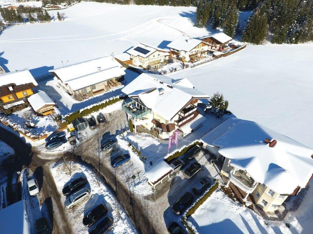 Gaestehaus Amade Flachau Exteriör bild